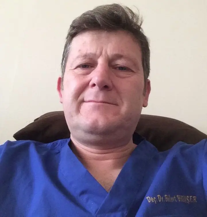 Doç. Dr. Bülent Bektaşer'in Minasera Aldan Hastanesinde göreve başladı.